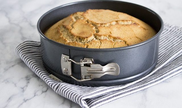 cake-tin-2343232_640
